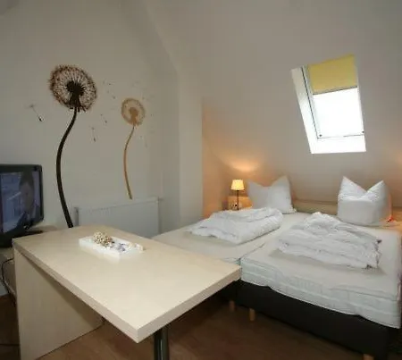 Hp Touristik - Seepark Burhave 2 *